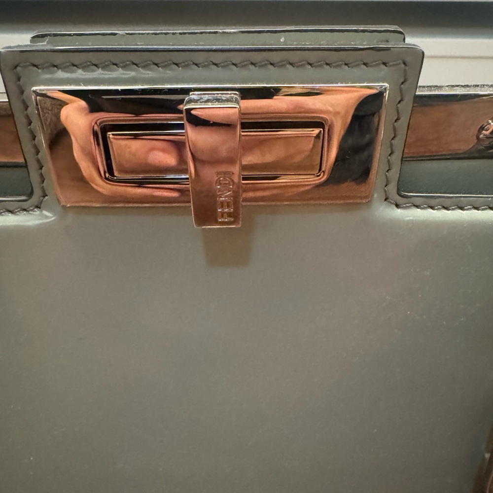 Fendi Peekaboo Cut - Picture 13 of 17